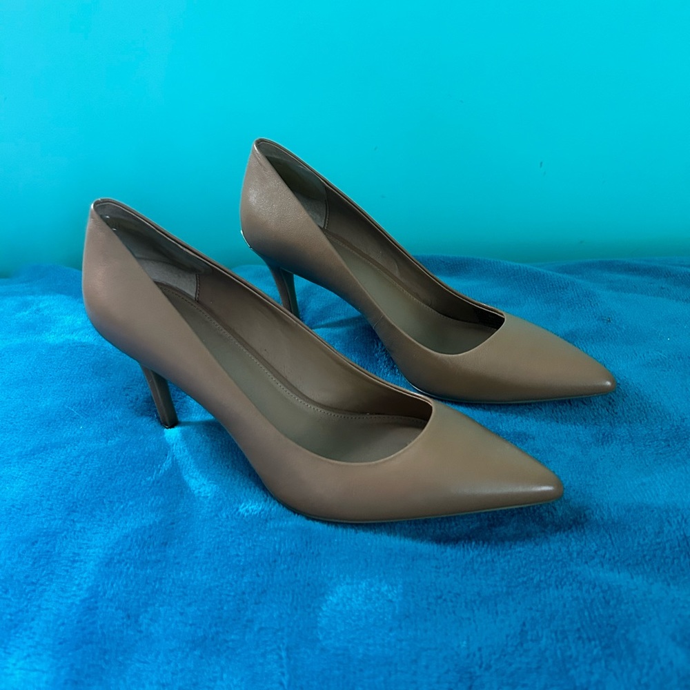 Calvin Klein tan heels